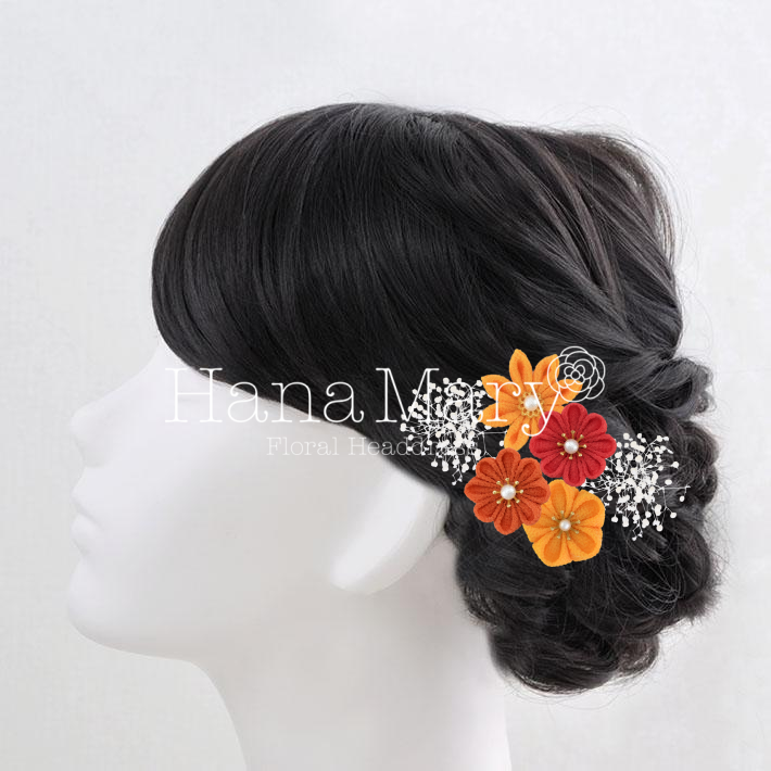 山吹と紅の花
