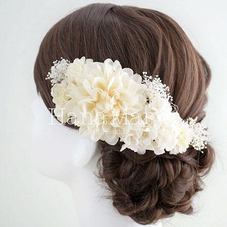 クリームカラーのヘアドレス 結婚式 和装 髪飾り